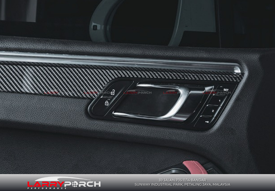 Carbon-interior-trim-Porsche-Macan