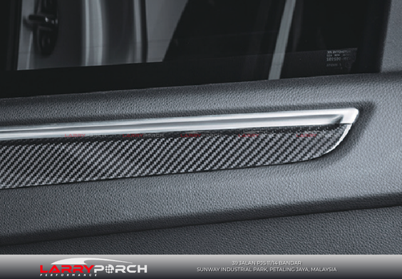 Carbon-interior-trim-Porsche-Macan