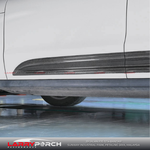 Porsche-Macan-door-panel-trim