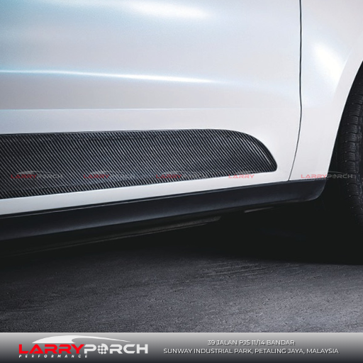 Porsche-Macan-door-panel-trim